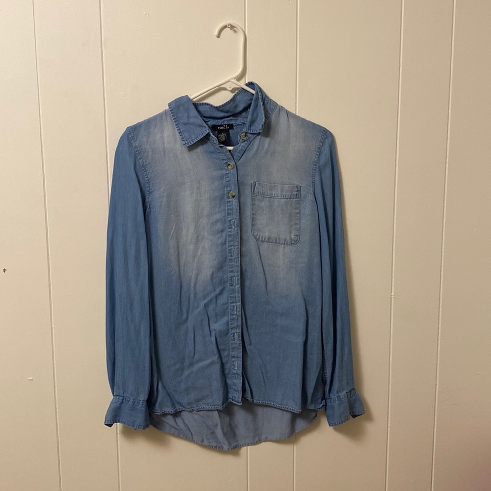 Light wash, button up.